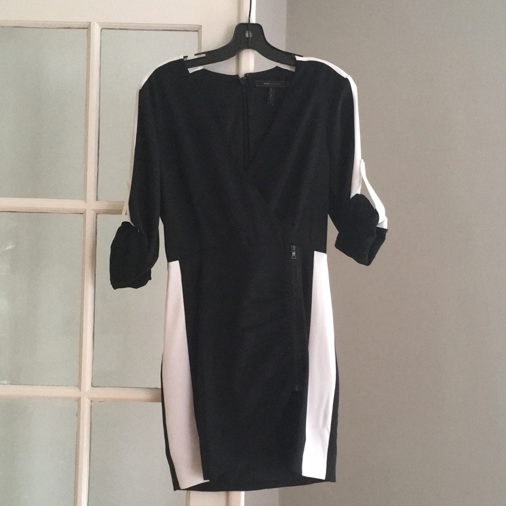 BCBGMaxAzria Size 0 Black Dress with White Panel